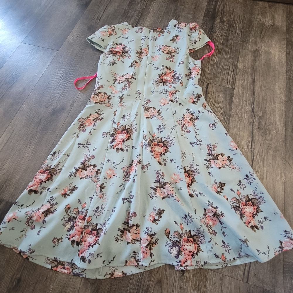 Betsey Johnson Short Sleeved A-Line Dress - Picture 2 of 6
